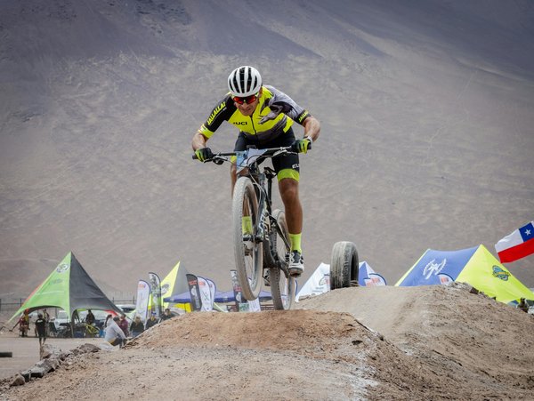 How can UK basketball point guards improve their leadership and communication on the court?